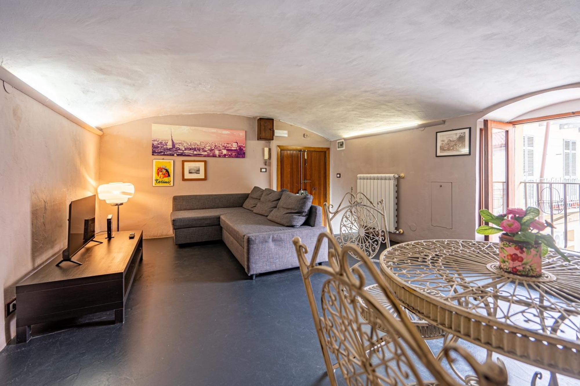 Loft Verga, Cuore E Stile In Centro A Appartamento *